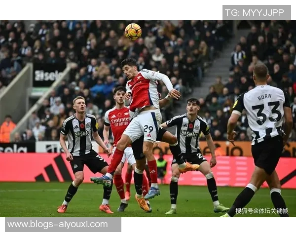 哈德斯联队迎战阿森纳展现英超激情对决的精彩瞬间